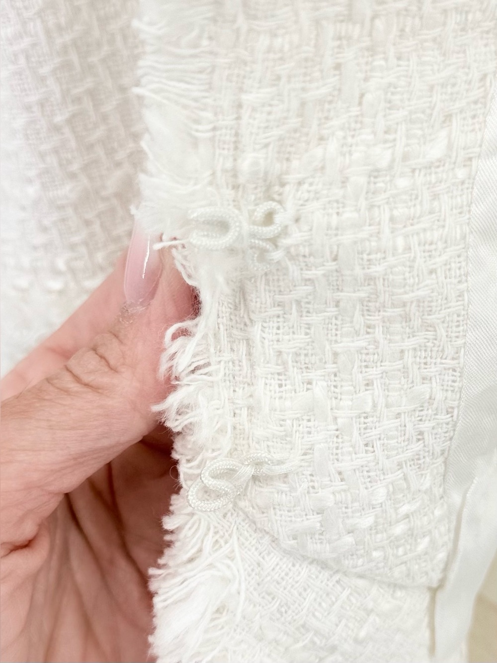 White House Black Market White Tweed Blazer Size 4 Fringe Trim Jacket - Picture 6 of 9